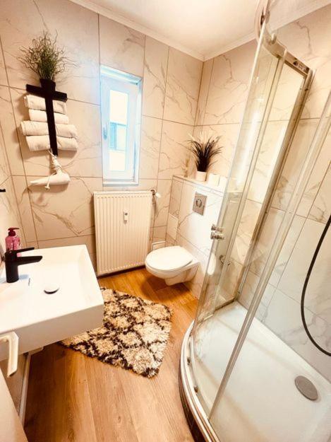 Ferienwohnung An Der Uniklinik Mit Eigener Kueche Und Renoviertem Badezimmer Homburg (Saar) Exterior foto